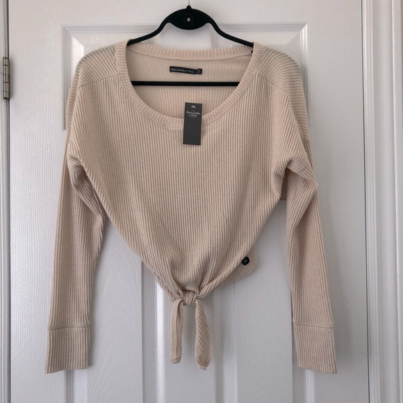 NWT Abercrombie Cropped Tie Front Shirt - Picture 1 of 4